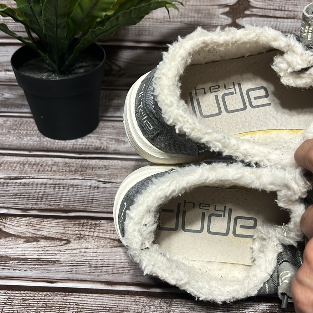 Hey Dude Gray and White Pattern Flats Size Women’s 6 - Picture 6 of 8
